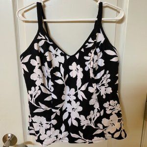 Miraclesuit.  Underwire Tankini. Plus size.  Black/white print Size 16